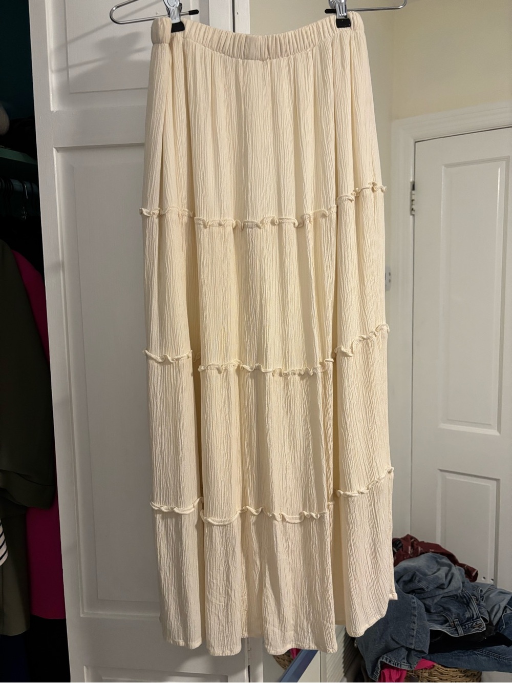 Hollister Cream Tiered Maxi Skirt